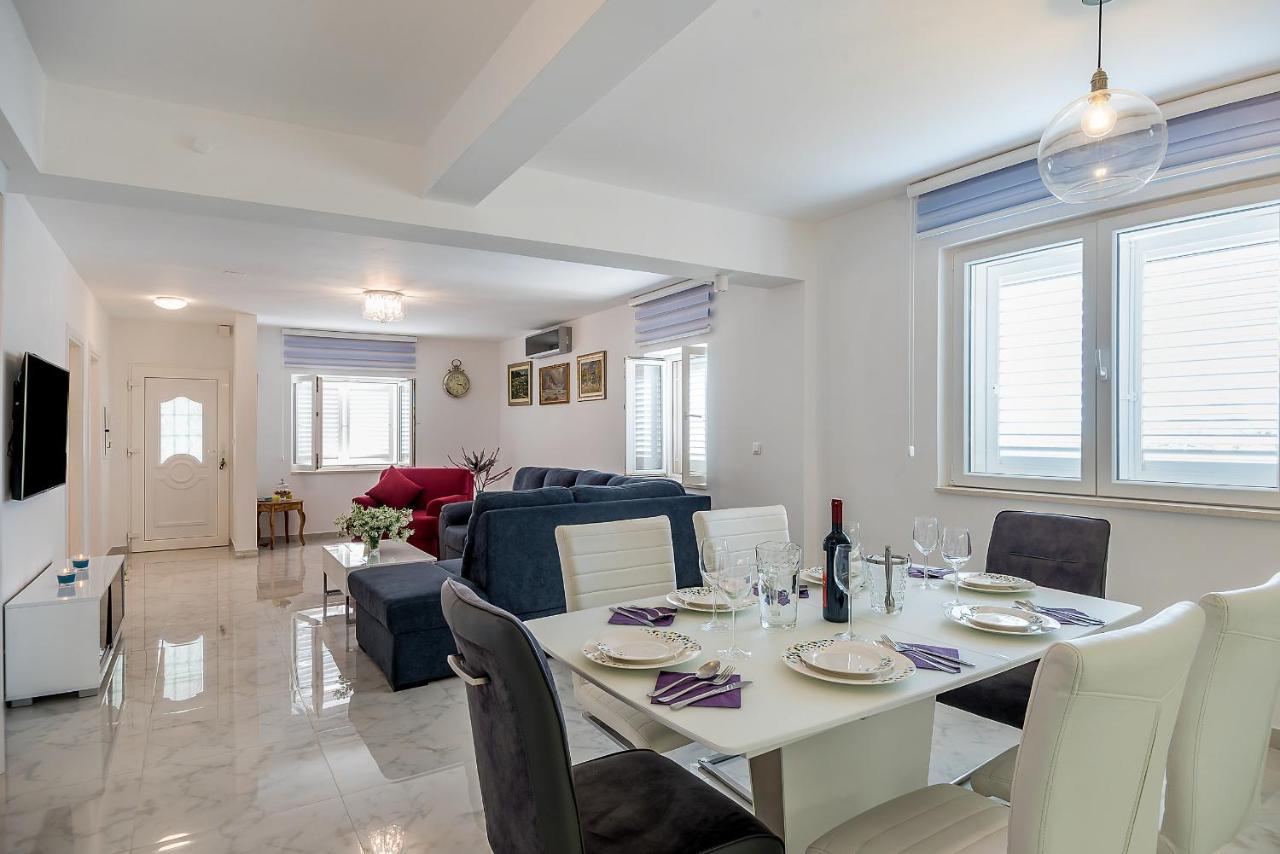 Villa Lilin San Donji Humac Exterior photo