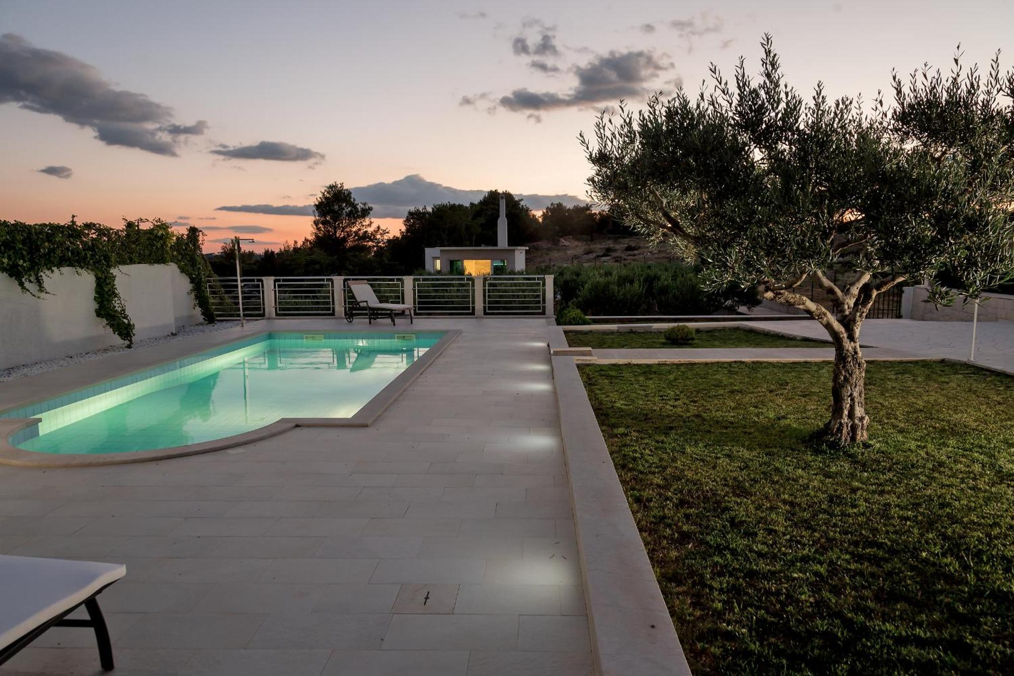 Villa Lilin San Donji Humac Exterior photo